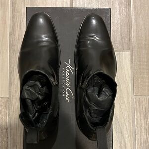 Kenneth Cole Black Chukka Boots for Men